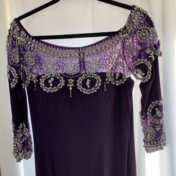 Gown - Picture 2 of 4